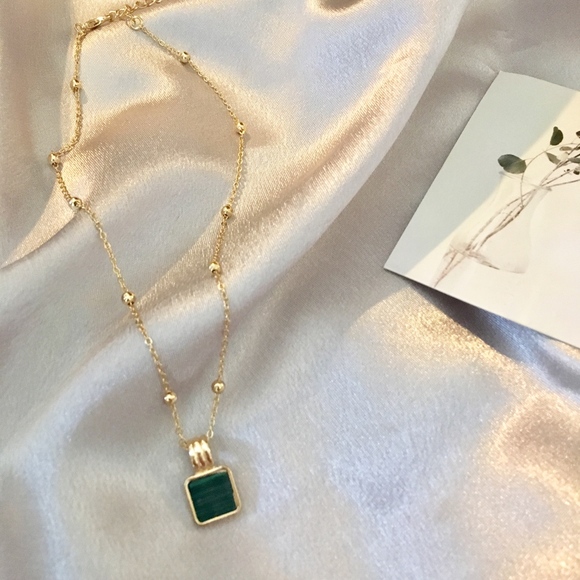 Malachite Beaded Pendent Gold Choker Necklace - Picture 2 of 8